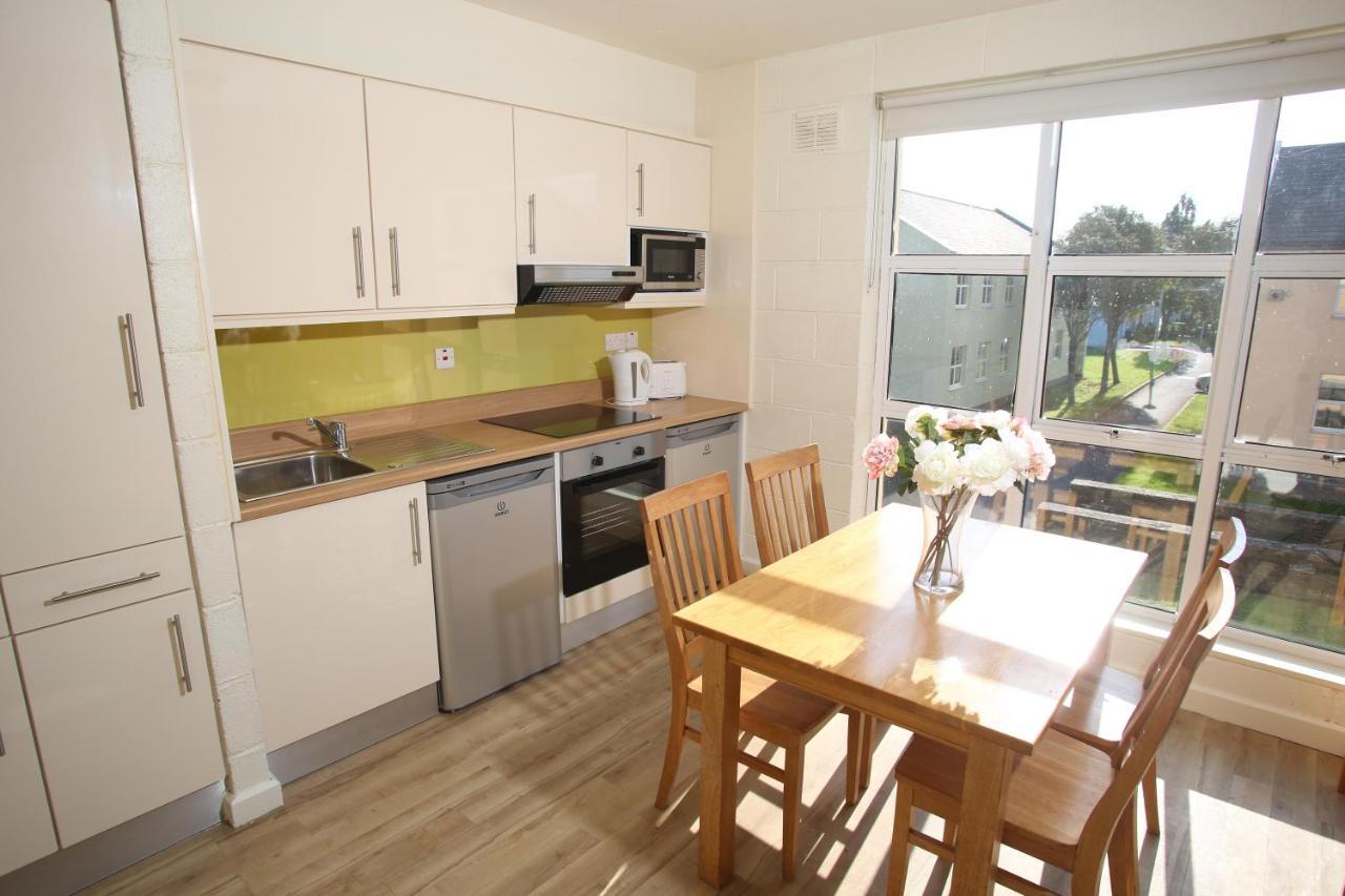 Corrib Village Apartments University Of Galway Buitenkant foto