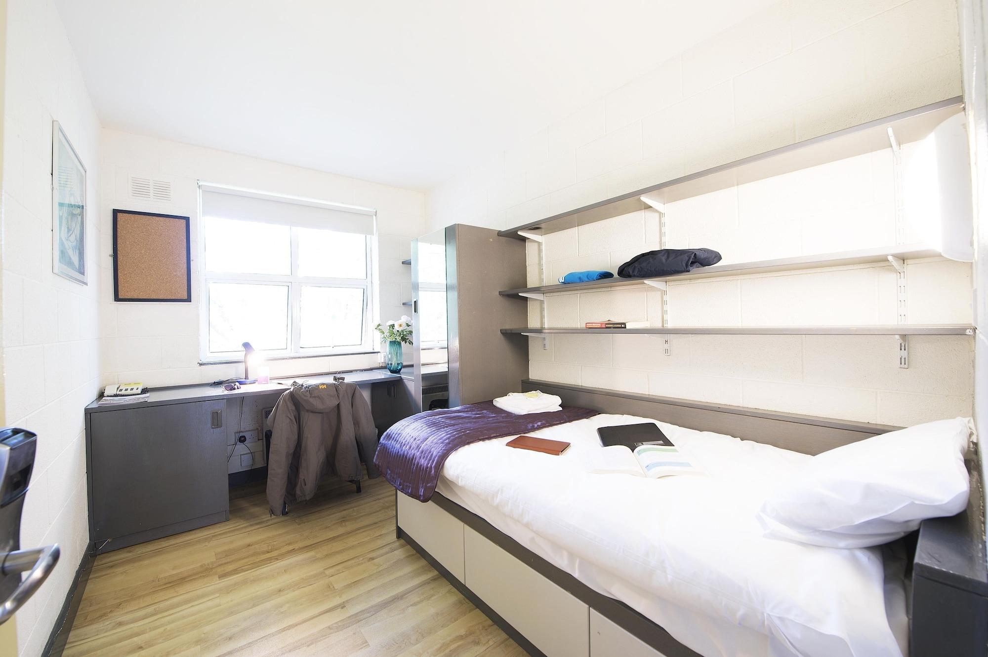 Corrib Village Apartments University Of Galway Buitenkant foto
